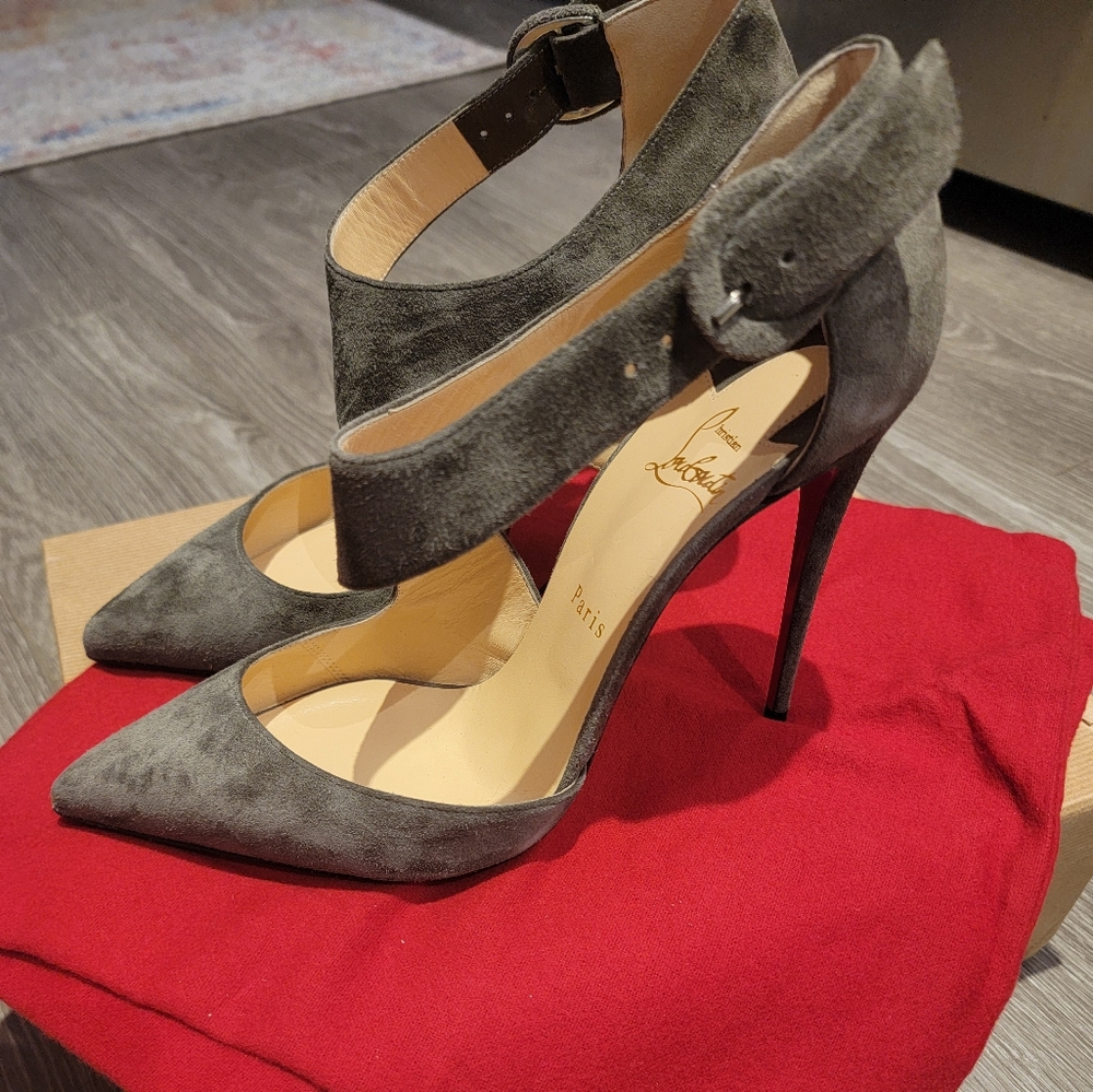 *NEW* Christian Louboutin Suede Heel